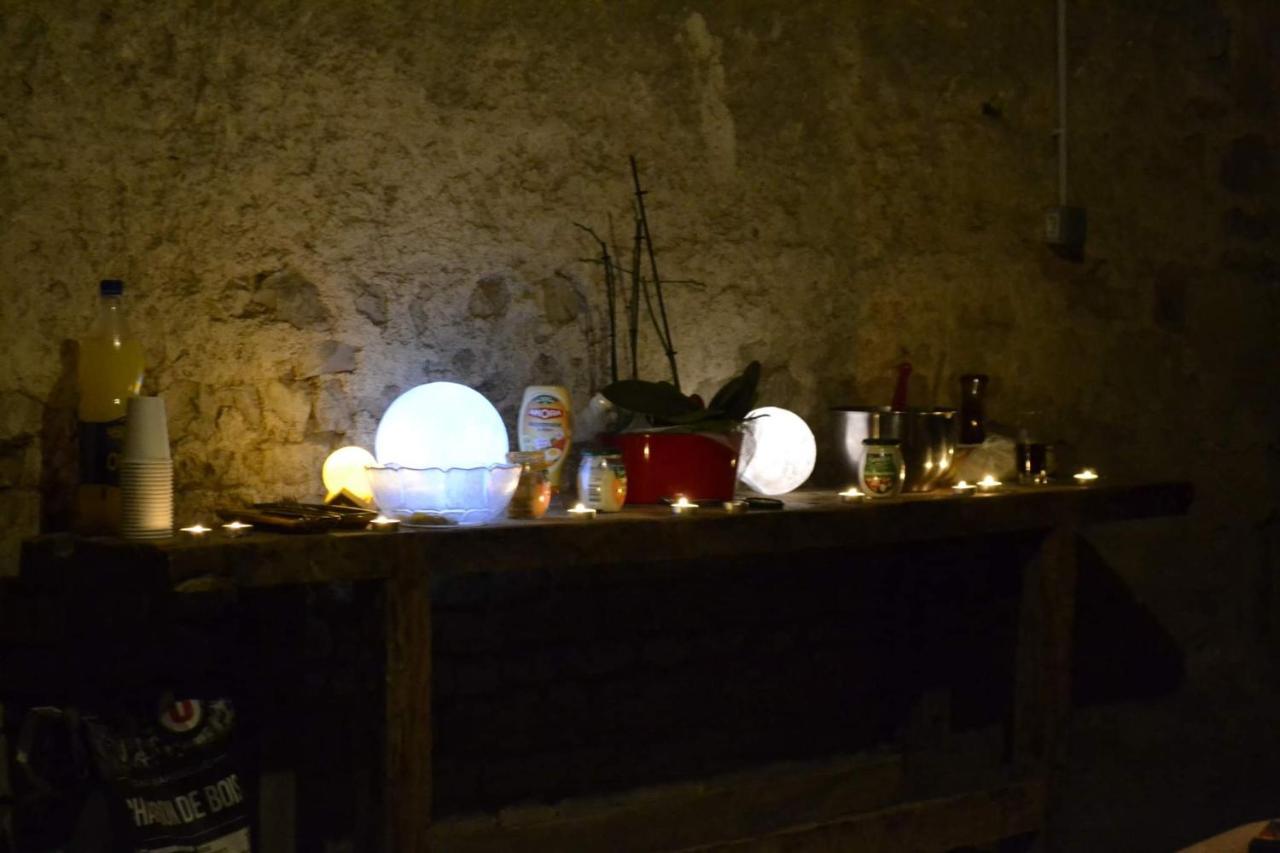 Bed and Breakfast Grande Chambre D'Hote Pour 4 A 5 Personnes Chef-Boutonne Exterior foto