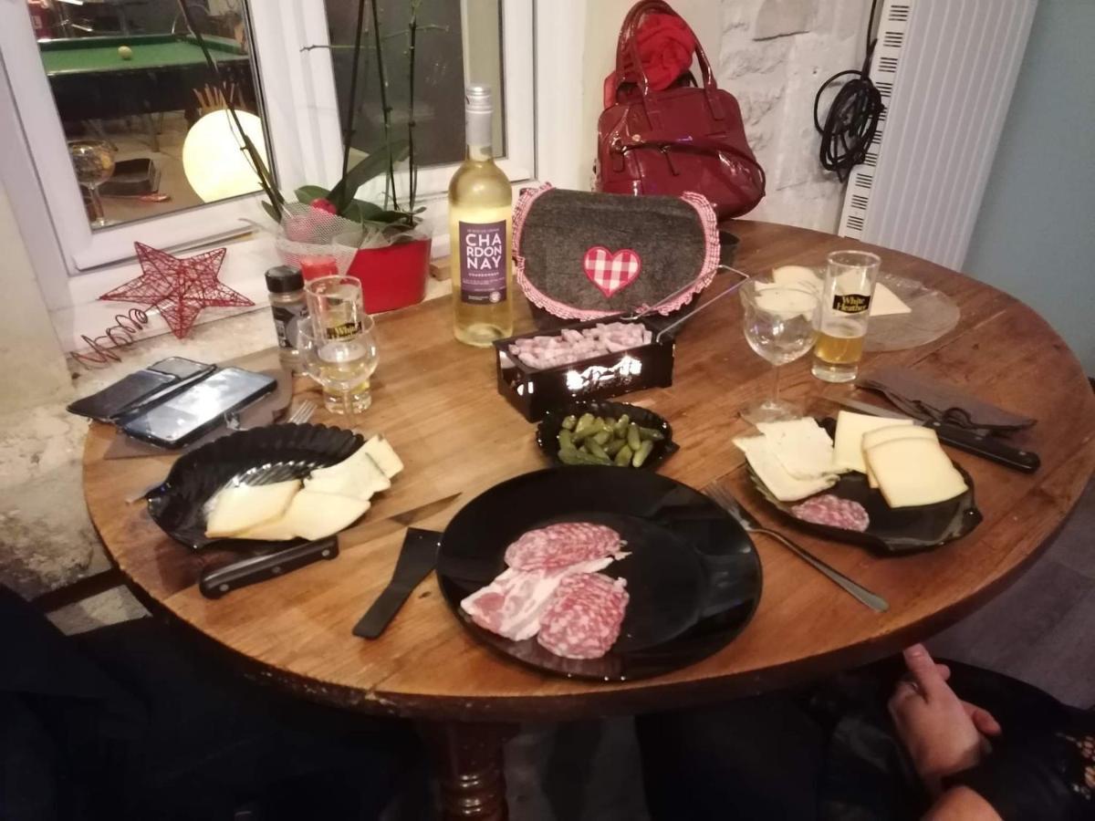 Bed and Breakfast Grande Chambre D'Hote Pour 4 A 5 Personnes Chef-Boutonne Exterior foto